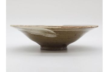 小林東五　對州窯　刷毛目(はけめ)　約20cm　6.6寸　土の温かみを感じる平皿(深皿、和皿、和食器、六寸六分、共箱付き)(R-080407)