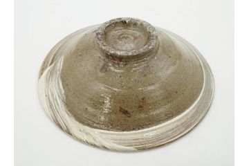小林東五　對州窯　刷毛目(はけめ)　約20cm　6.6寸　土の温かみを感じる平皿(深皿、和皿、和食器、六寸六分、共箱付き)(R-080407)