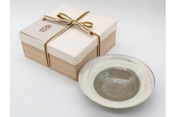 小林東五　對州窯　刷毛目(はけめ)　約21cm　6.8寸　独特の風合いが魅力の平皿(深皿、和皿、和食器、六寸八分、共箱付き)(R-080408)