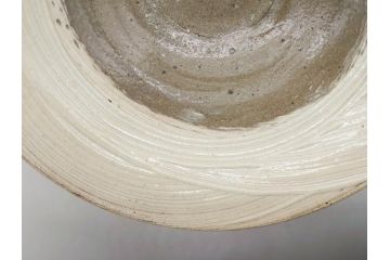 小林東五　對州窯　刷毛目(はけめ)　約21cm　6.8寸　独特の風合いが魅力の平皿(深皿、和皿、和食器、六寸八分、共箱付き)(R-080408)