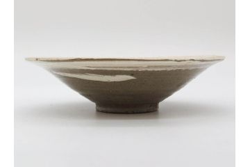 小林東五　對州窯　刷毛目(はけめ)　約21cm　6.8寸　独特の風合いが魅力の平皿(深皿、和皿、和食器、六寸八分、共箱付き)(R-080408)