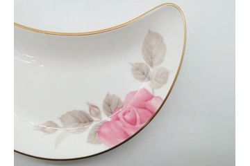 鳴海製陶　ナルミ　NARUMI　カレス(CARESS)　サンドイッチトレー　クリーマー　シュガーポット　カップ&ソーサー　プレート　優雅な寛ぎの時間を演出するナルミ洋食器10点セット(C&S、サンドウィッチトレイ、ミルクジャー、ティー、コーヒー、薔薇、バラ、碗皿、デザート皿、金彩)(R-080409)