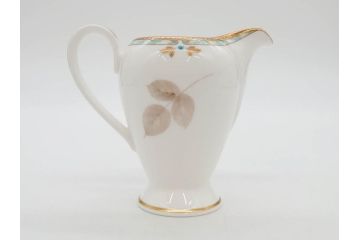 鳴海製陶　ナルミ　NARUMI　カレス(CARESS)　サンドイッチトレー　クリーマー　シュガーポット　カップ&ソーサー　プレート　優雅な寛ぎの時間を演出するナルミ洋食器10点セット(C&S、サンドウィッチトレイ、ミルクジャー、ティー、コーヒー、薔薇、バラ、碗皿、デザート皿、金彩)(R-080409)