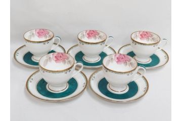 鳴海製陶　ナルミ　NARUMI　カレス(CARESS)　サンドイッチトレー　クリーマー　シュガーポット　カップ&ソーサー　プレート　優雅な寛ぎの時間を演出するナルミ洋食器10点セット(C&S、サンドウィッチトレイ、ミルクジャー、ティー、コーヒー、薔薇、バラ、碗皿、デザート皿、金彩)(R-080409)