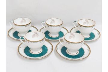 鳴海製陶　ナルミ　NARUMI　カレス(CARESS)　サンドイッチトレー　クリーマー　シュガーポット　カップ&ソーサー　プレート　優雅な寛ぎの時間を演出するナルミ洋食器10点セット(C&S、サンドウィッチトレイ、ミルクジャー、ティー、コーヒー、薔薇、バラ、碗皿、デザート皿、金彩)(R-080409)