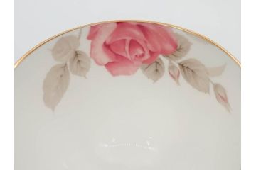 鳴海製陶　ナルミ　NARUMI　カレス(CARESS)　サンドイッチトレー　クリーマー　シュガーポット　カップ&ソーサー　プレート　優雅な寛ぎの時間を演出するナルミ洋食器10点セット(C&S、サンドウィッチトレイ、ミルクジャー、ティー、コーヒー、薔薇、バラ、碗皿、デザート皿、金彩)(R-080409)