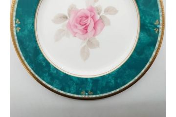 鳴海製陶　ナルミ　NARUMI　カレス(CARESS)　サンドイッチトレー　クリーマー　シュガーポット　カップ&ソーサー　プレート　優雅な寛ぎの時間を演出するナルミ洋食器10点セット(C&S、サンドウィッチトレイ、ミルクジャー、ティー、コーヒー、薔薇、バラ、碗皿、デザート皿、金彩)(R-080409)