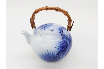 戦前　オールド香蘭社　有田焼　染付　金彩　松　落ち着いた佇まいの急須(松の実、水注、水差、水指、茶器、茶道具、煎茶道具、和食器、裏印)(R-080411)