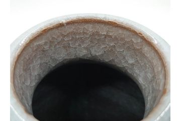 高麗陶房　宮岡英夫　高さ 約26cm　思わず見惚れる美しい佇まいの氷華紋四角壷(壺、花器、花入、花生、裏印、共布付き、共箱付き)(R-080412)