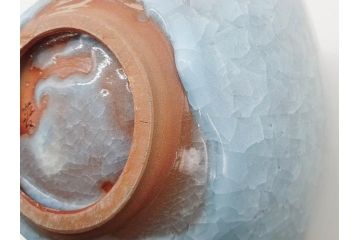 高麗陶房　宮岡英夫　高さ 約26cm　思わず見惚れる美しい佇まいの氷華紋四角壷(壺、花器、花入、花生、裏印、共布付き、共箱付き)(R-080412)