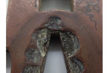 時代武具　素銅　金象嵌　十字　技巧を凝らした鍔(キリシタン、花、彫刻、刀装具、ケース付き)(R-080414)