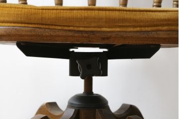 アメリカビンテージ　アメリカモデル　DREXEL HERITAGE(ドレクセルヘリテイジ)　エレガントで格調高い雰囲気漂うデスクチェア(回転チェア、回転椅子、アームチェア、イス、椅子、ヴィンテージ)(R-080416)