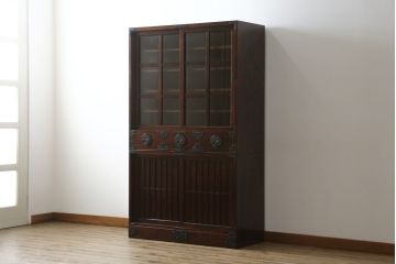 中古　美品!!　岩谷堂箪笥　漆塗り　和の情緒を感じる佇まいが魅力的な収納力抜群の水屋箪笥(食器棚、カップボード、戸棚、収納棚、キャビネット、上下バラ売り可能)(R-080417)