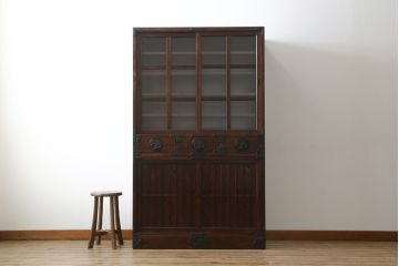 中古　美品!!　岩谷堂箪笥　漆塗り　和の情緒を感じる佇まいが魅力的な収納力抜群の水屋箪笥(食器棚、カップボード、戸棚、収納棚、キャビネット、上下バラ売り可能)(R-080417)