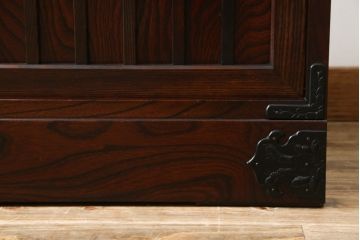 中古　美品!!　岩谷堂箪笥　漆塗り　和の情緒を感じる佇まいが魅力的な収納力抜群の水屋箪笥(食器棚、カップボード、戸棚、収納棚、キャビネット、上下バラ売り可能)(R-080417)