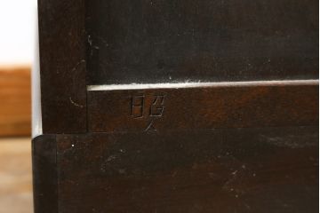 中古　美品　特注希少モデル!!　松本民芸家具　魅せる収納にもぴったりのおしゃれな大型飾り棚(食器棚、カップボード、陳列棚、収納棚、本棚、書棚、ブックシェルフ)(R-080418)