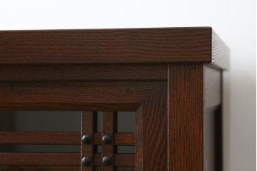 中古　美品!!　国産職人手造り　タモ材　桐(キリ)材　風雅　和洋どちらの空間にも馴染みやすい上質な作りの水屋箪笥サイドボード(収納棚、戸棚、サイドキャビネット、食器棚)(R-080419)