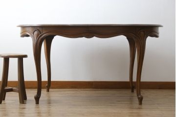 中古　DREXEL HERITAGE(ドレクセルヘリテイジ)　Touraine(ツーレイン)　滑らかな曲線が優雅な印象のダイニングテーブル(エクステンションテーブル、食卓、4人掛け、6人掛け、8人掛け、オーバル型)(定価約80万円)(R-080420)