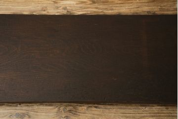 和製アンティーク　極厚の一枚板!　和の空間を引き立てるディスプレイ台にもぴったりな古い木の裁ち板(ローボード、ローテーブル、作業台、TVボード、TV台、テレビボード、テレビ台、花台、飾り台、陳列台)(R-080421)