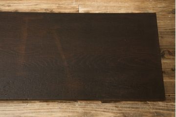 和製アンティーク　極厚の一枚板!　和の空間を引き立てるディスプレイ台にもぴったりな古い木の裁ち板(ローボード、ローテーブル、作業台、TVボード、TV台、テレビボード、テレビ台、花台、飾り台、陳列台)(R-080421)