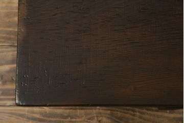 和製アンティーク　極厚の一枚板!　和の空間を引き立てるディスプレイ台にもぴったりな古い木の裁ち板(ローボード、ローテーブル、作業台、TVボード、TV台、テレビボード、テレビ台、花台、飾り台、陳列台)(R-080421)