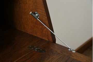 中古　美品　えぞ民芸家具製作所　インテリアえぞ(EZO)　ナラ材　グレースシリーズ　クラシカルで落ち着いた雰囲気が魅力的なライティングビューロー85　定価約236000円相当　(R-080422)