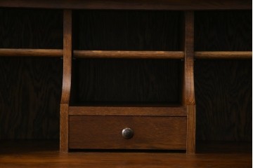 中古　美品　えぞ民芸家具製作所　インテリアえぞ(EZO)　ナラ材　グレースシリーズ　クラシカルで落ち着いた雰囲気が魅力的なライティングビューロー85　定価約236000円相当　(R-080422)