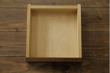 中古　美品　えぞ民芸家具製作所　インテリアえぞ(EZO)　ナラ材　グレースシリーズ　クラシカルで落ち着いた雰囲気が魅力的なライティングビューロー85　定価約236000円相当　(R-080422)