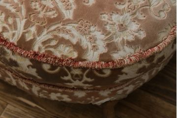 中古　美品　maruni(マルニ木工)　優雅な佇まいが魅力的な2Pソファ(2人掛けソファ、3P、二人掛け、三人掛け、シェーズロング、カウチソファ、長椅子、長イス)(定価約30万円)(R-080423)