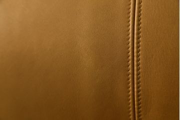 中古　展示品　美品　イタリア製　IDC大塚家具取り扱い　POLTRONA FRAU(ポルトローナ・フラウ)　Jean-Marie Massaud(ジャン・マリー・マッソー)デザイン　John-John(ジョン・ジョン)　本革(レザー)　モダンで高級感のあるおしゃれな3Pソファ(三人掛け、3人掛け)(定価約260万円)(R-080424)