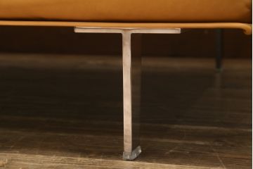 中古　展示品　美品　イタリア製　IDC大塚家具取り扱い　POLTRONA FRAU(ポルトローナ・フラウ)　Jean-Marie Massaud(ジャン・マリー・マッソー)デザイン　John-John(ジョン・ジョン)　本革(レザー)　モダンで高級感のあるおしゃれな3Pソファ(三人掛け、3人掛け)(定価約260万円)(R-080424)