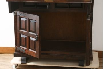 中古　美品　松本民芸家具　金具付きのデザインが目を引くクラシカルで美しいS.P型ライティングビューロー(簿記机、ワークデスク、在宅用、在宅ワーク用、サイドキャビネット)(定価約109万円)(R-080426)