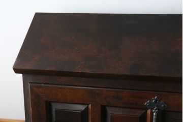 中古　美品　松本民芸家具　金具付きのデザインが目を引くクラシカルで美しいS.P型ライティングビューロー(簿記机、ワークデスク、在宅用、在宅ワーク用、サイドキャビネット)(定価約109万円)(R-080426)