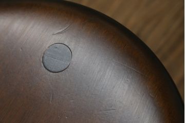 中古　美品　松本民芸家具　丸みを帯びたフォルムが可愛らしい三脚スツール(丸椅子、イス、板座チェア、花台、飾り台)(R-080429)