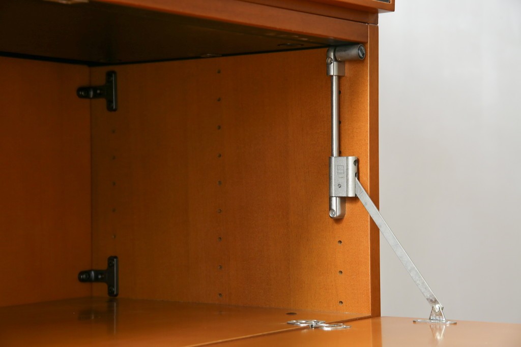 中古　美品　arflex(アルフレックス)　COMPOSER(コンポーザー)　シンプルで洗練されたデザインが魅力的なキャビネット　定価約30万円　(R-080434)