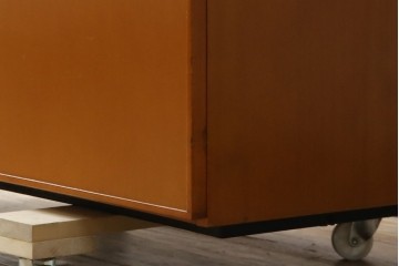 中古　美品　arflex(アルフレックス)　COMPOSER(コンポーザー)　シンプルで洗練されたデザインが魅力的なキャビネット　定価約30万円　(R-080434)