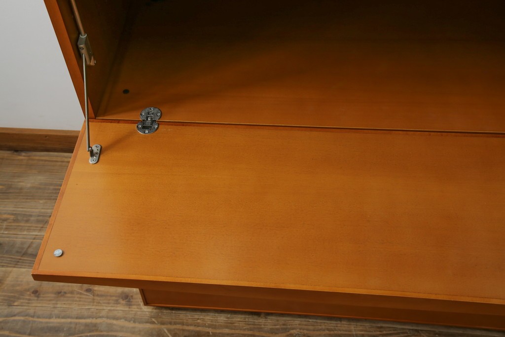 中古　美品　arflex(アルフレックス)　COMPOSER(コンポーザー)　シンプルで洗練されたデザインが魅力的なキャビネット　定価約30万円　(R-080434)