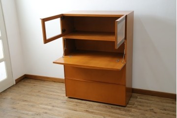 中古　美品　arflex(アルフレックス)　COMPOSER(コンポーザー)　シンプルで洗練されたデザインが魅力的なキャビネット　定価約30万円　(R-080434)