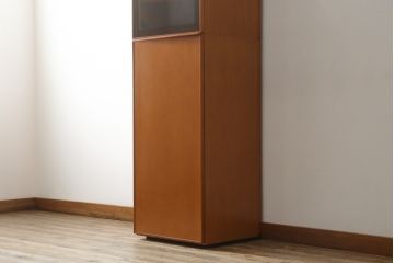 中古　美品　希少サイズ　arflex(アルフレックス)　COMPOSER(コンポーザー)　シンプルで洗練されたデザインが魅力的なキャビネット(収納棚、戸棚、飾り棚)(定価約25万円)(R-080435)