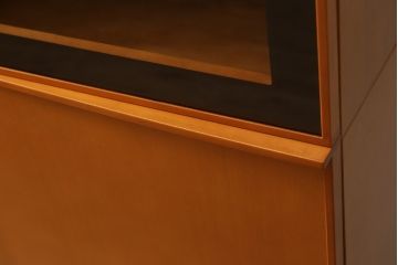 中古　美品　希少サイズ　arflex(アルフレックス)　COMPOSER(コンポーザー)　シンプルで洗練されたデザインが魅力的なキャビネット(収納棚、戸棚、飾り棚)(定価約25万円)(R-080435)