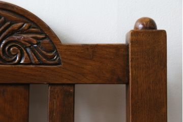 イギリスアンティーク　オーク材　ツイストレッグがクラシカルでおしゃれな雰囲気を醸し出すDチェア(椅子、イス、ダイニングチェア、リビングチェア、アームレスチェア、英国)(R-080436)