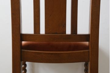 イギリスアンティーク　オーク材　ツイストレッグがクラシカルでおしゃれな雰囲気を醸し出すDチェア(椅子、イス、ダイニングチェア、リビングチェア、アームレスチェア、英国)(R-080436)
