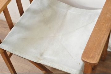 ビンテージ家具　スウェード生地　使いこまれた風合いが趣溢れる折り畳みのディレクターズチェア2脚セット(椅子、イス、アームチェア、ヴィンテージ、バラ売り可能)(R-080437)