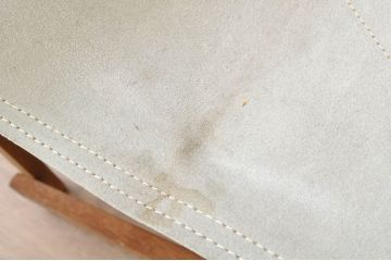 ビンテージ家具　スウェード生地　使いこまれた風合いが趣溢れる折り畳みのディレクターズチェア2脚セット(椅子、イス、アームチェア、ヴィンテージ、バラ売り可能)(R-080437)