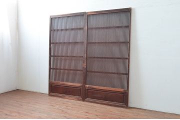 アンティーク建具　上手物!!　腰板欅(ケヤキ)材　風情のある佇まいが魅力的な格子戸2枚セット(建具、引き戸)(R-080440)