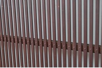 アンティーク建具　上手物!!　腰板欅(ケヤキ)材　風情のある佇まいが魅力的な格子戸2枚セット(建具、引き戸)(R-080440)