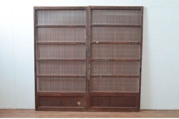 アンティーク建具　上手物!!　腰板欅(ケヤキ)材　風情のある佇まいが魅力的な格子戸2枚セット(建具、引き戸)(R-080440)