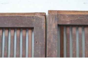 アンティーク建具　上手物!!　腰板欅(ケヤキ)材　風情のある佇まいが魅力的な格子戸2枚セット(建具、引き戸)(R-080440)