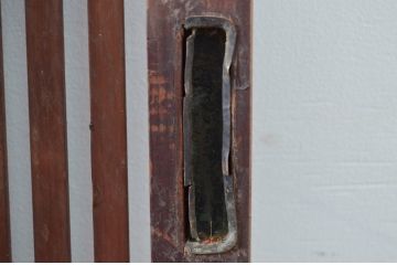 アンティーク建具　上手物!!　腰板欅(ケヤキ)材　風情のある佇まいが魅力的な格子戸2枚セット(建具、引き戸)(R-080440)