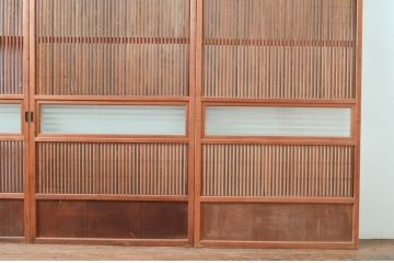 アンティーク建具　風情のある佇まいが魅力的な裏障子付き格子戸4枚セット(引き戸、障子戸)(R-080442)